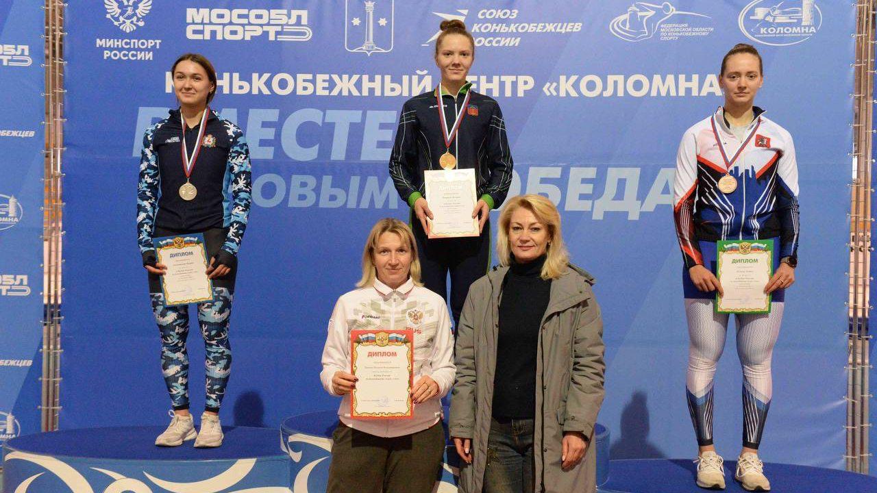  Конькобежка из Оленегорска Ксения Коржова завоевала золото на первом этапе Кубка России